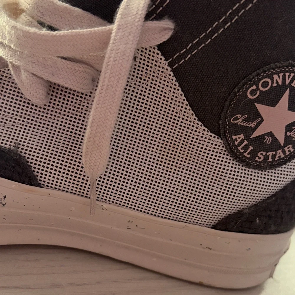 Converse High Top Sneaker in Black & Cream - Picture 3 of 5